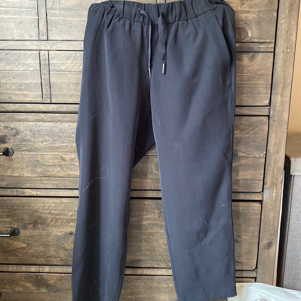 Cropped black pants